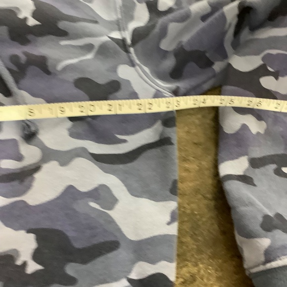 Like New Blue Camo Hoodie XL 39-41 bust - Picture 9 of 10